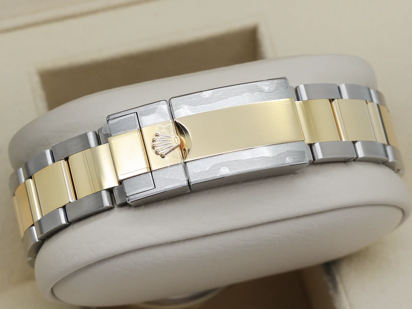 Rolex Daytona 126503 40mm Yellow Gold & Stainless Steel White Dial – Unworn 2026 Full Set 9 Rolex Daytona 126503 full set box papers