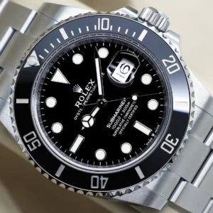 Rolex Submariner 126610LN oyster bracelet
