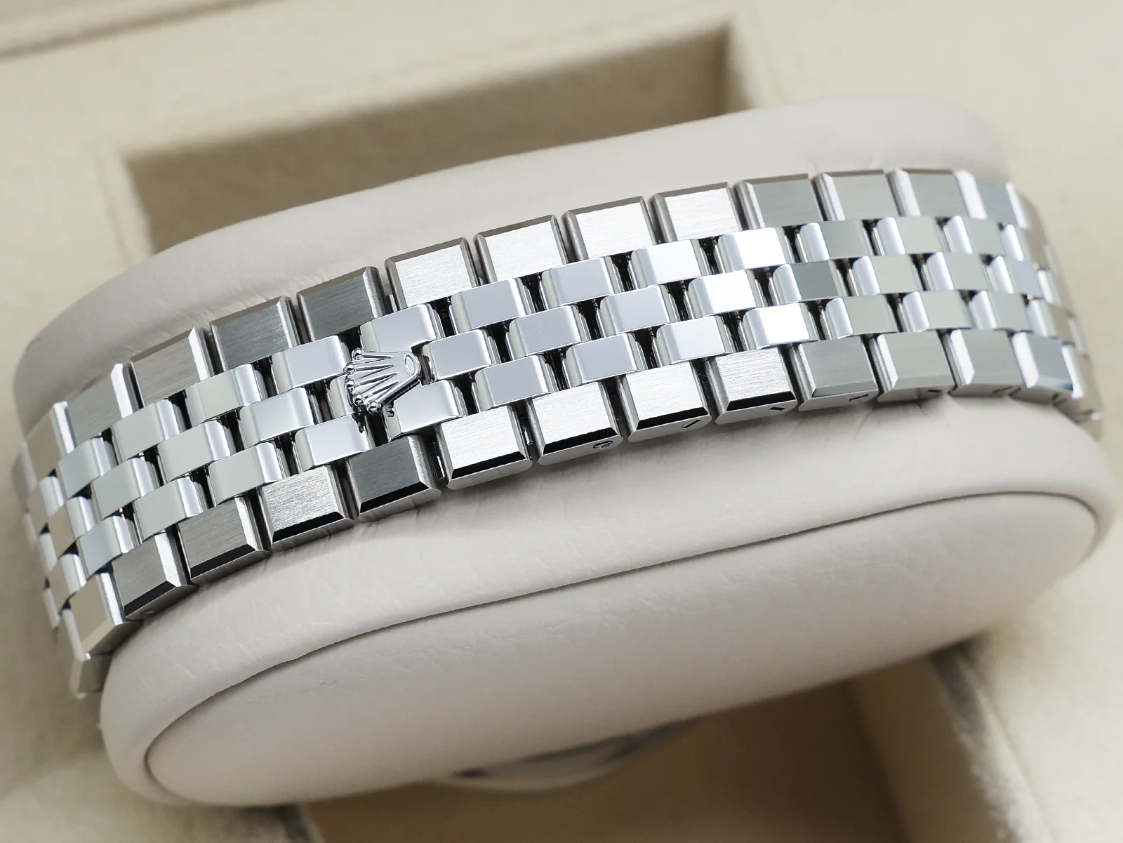 Rolex Land-Dweller 127234 36mm Stainless Steel White Honeycomb Dial – Unworn 2026 Full Set 5 Rolex Land-Dweller Box and Papers