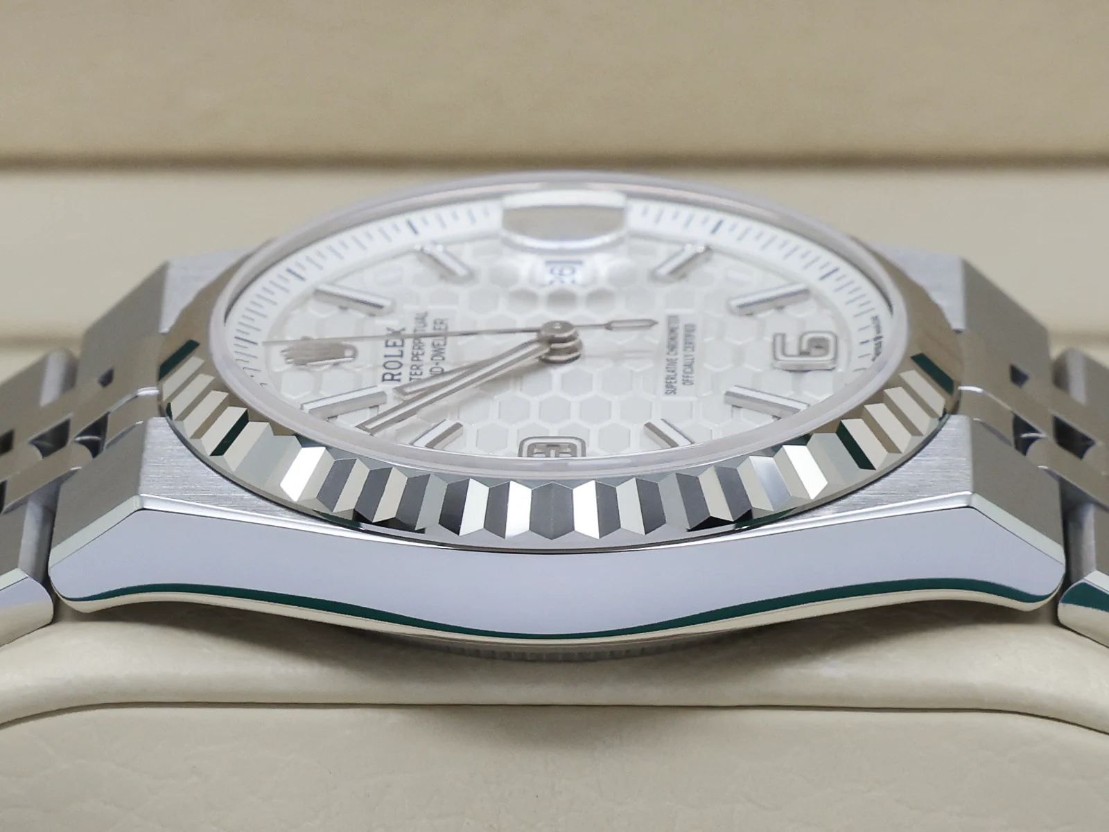 Rolex Land-Dweller 127234 36mm Stainless Steel White Honeycomb Dial – Unworn 2026 Full Set 4 Rolex Land-Dweller 127234 bracelet clasp