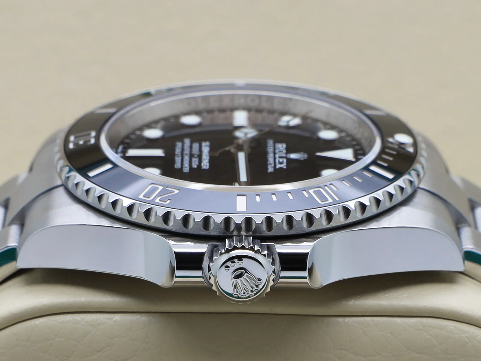 Rolex Submariner 124060 No Date 41mm Stainless Steel Black Dial – Unworn 2026 Full Set 5 Rolex Submariner 124060 clasp