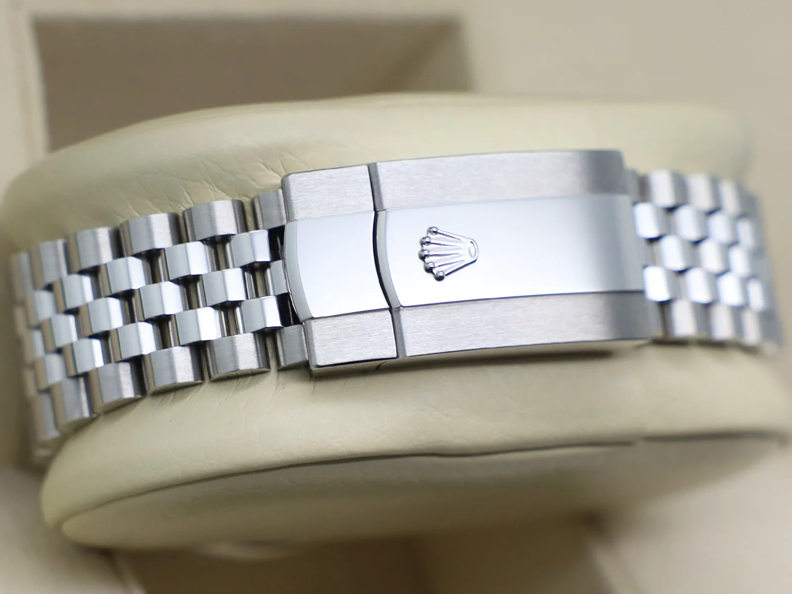 Rolex Datejust 126234 box papers