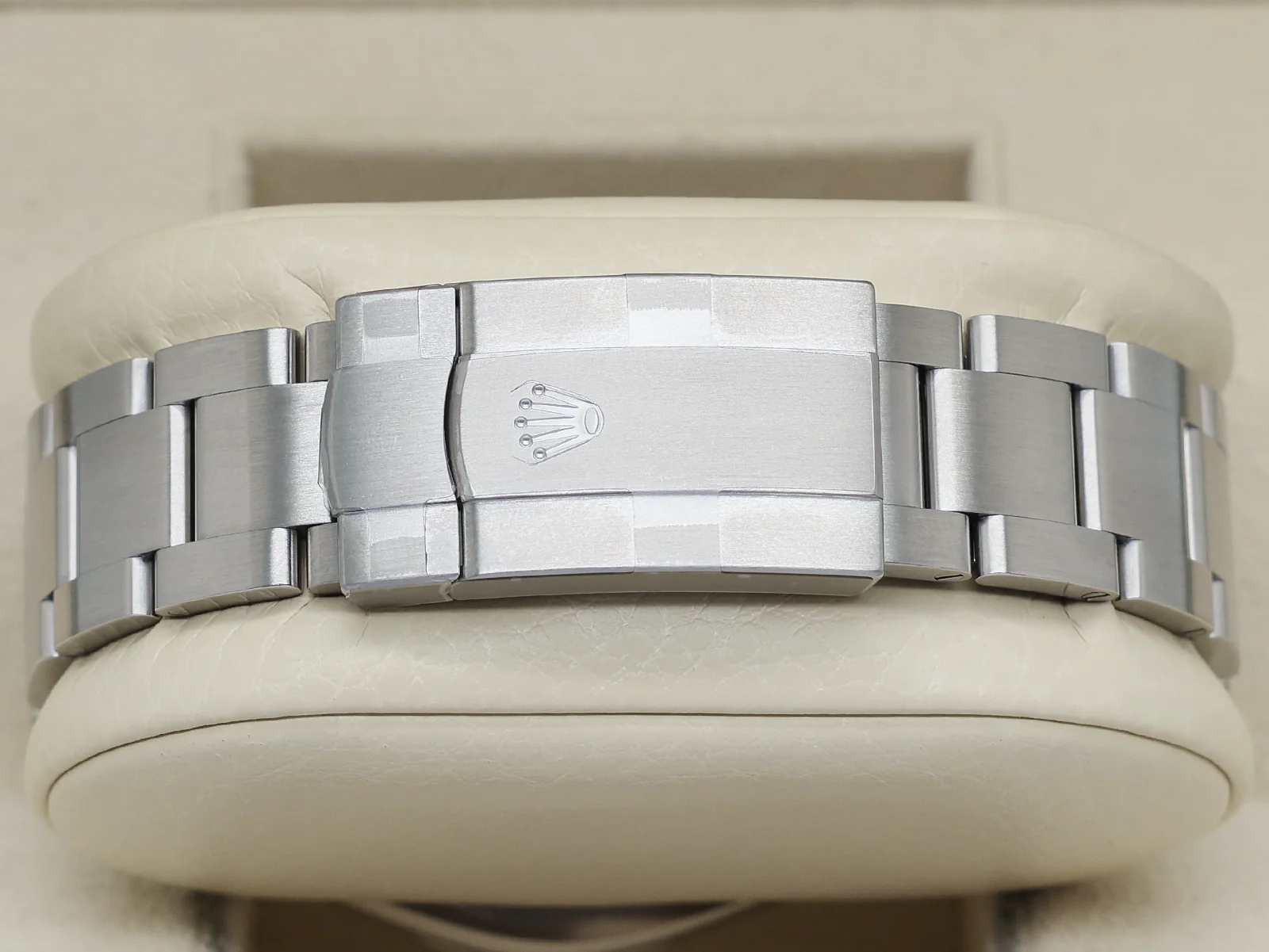 Rolex Oyster Perpetual 41 Candy Pink Dial 134300 Stainless Steel – Unworn 2026 Box & Papers 6 Rolex Oyster Perpetual 134300 caseback