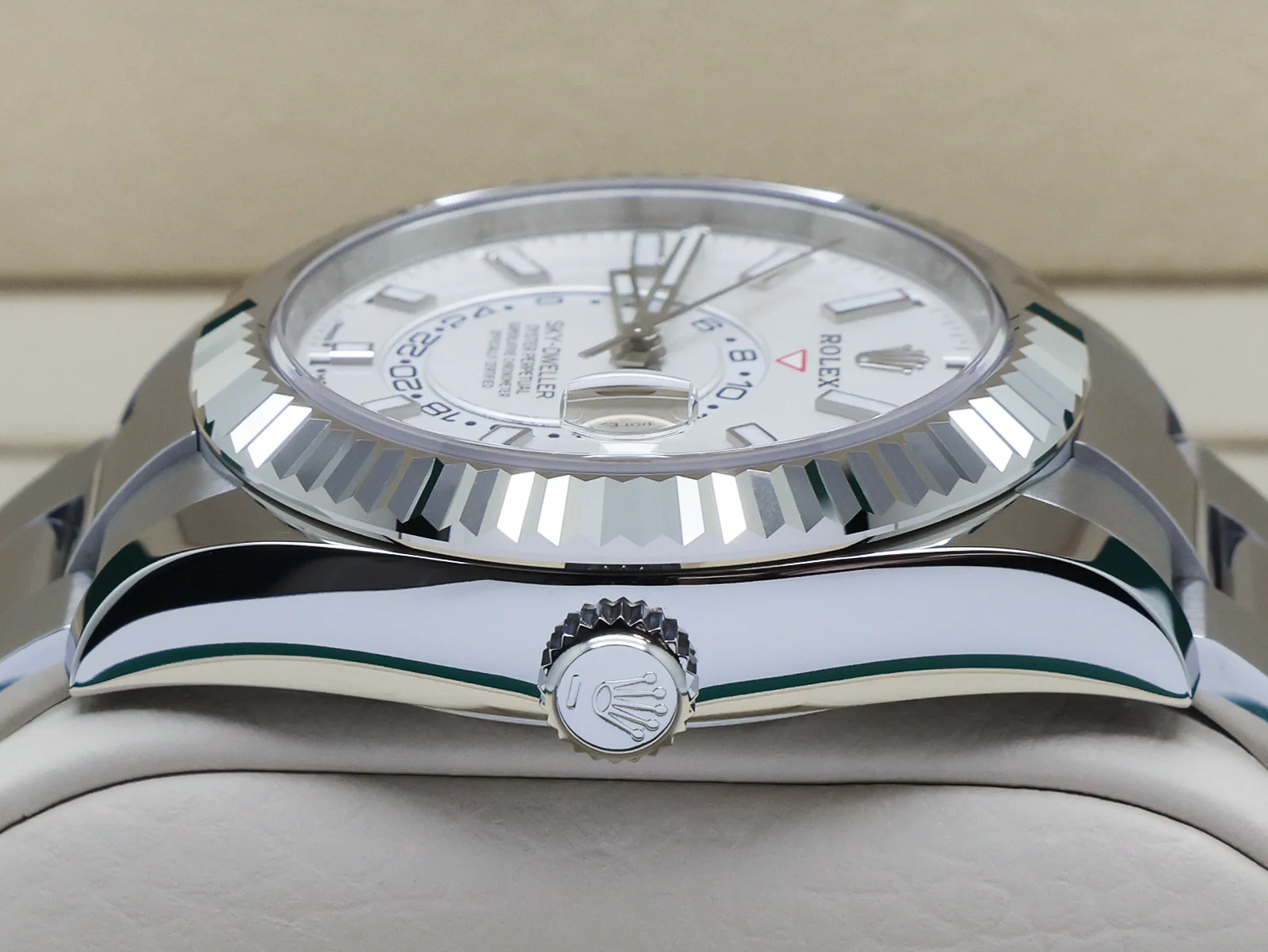 Rolex Sky-Dweller 42mm 336934 White Dial Stainless Steel & White Gold – Warranty 2025 Box & Papers 6 Rolex Sky-Dweller clasp detail