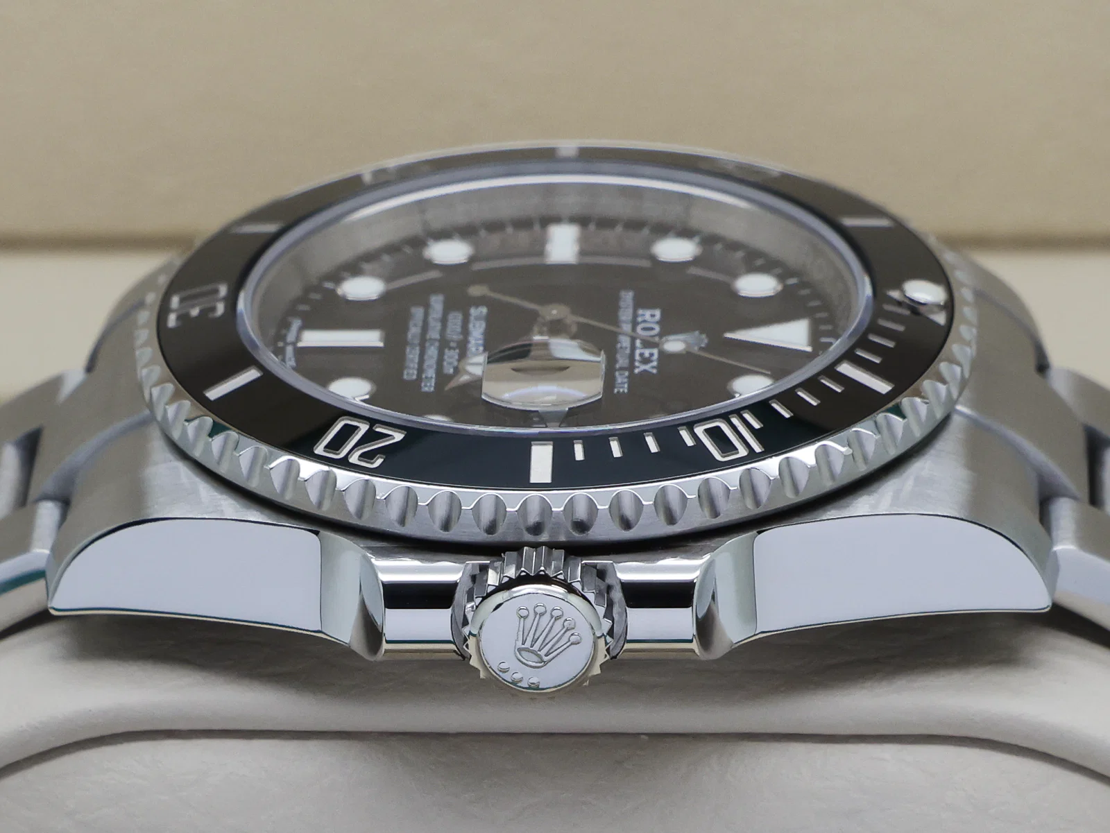 Rolex Submariner Date 116610LN Stainless Steel Black Dial Ceramic Bezel – 2019 Box & Papers 6 Rolex Submariner oysterlock clasp