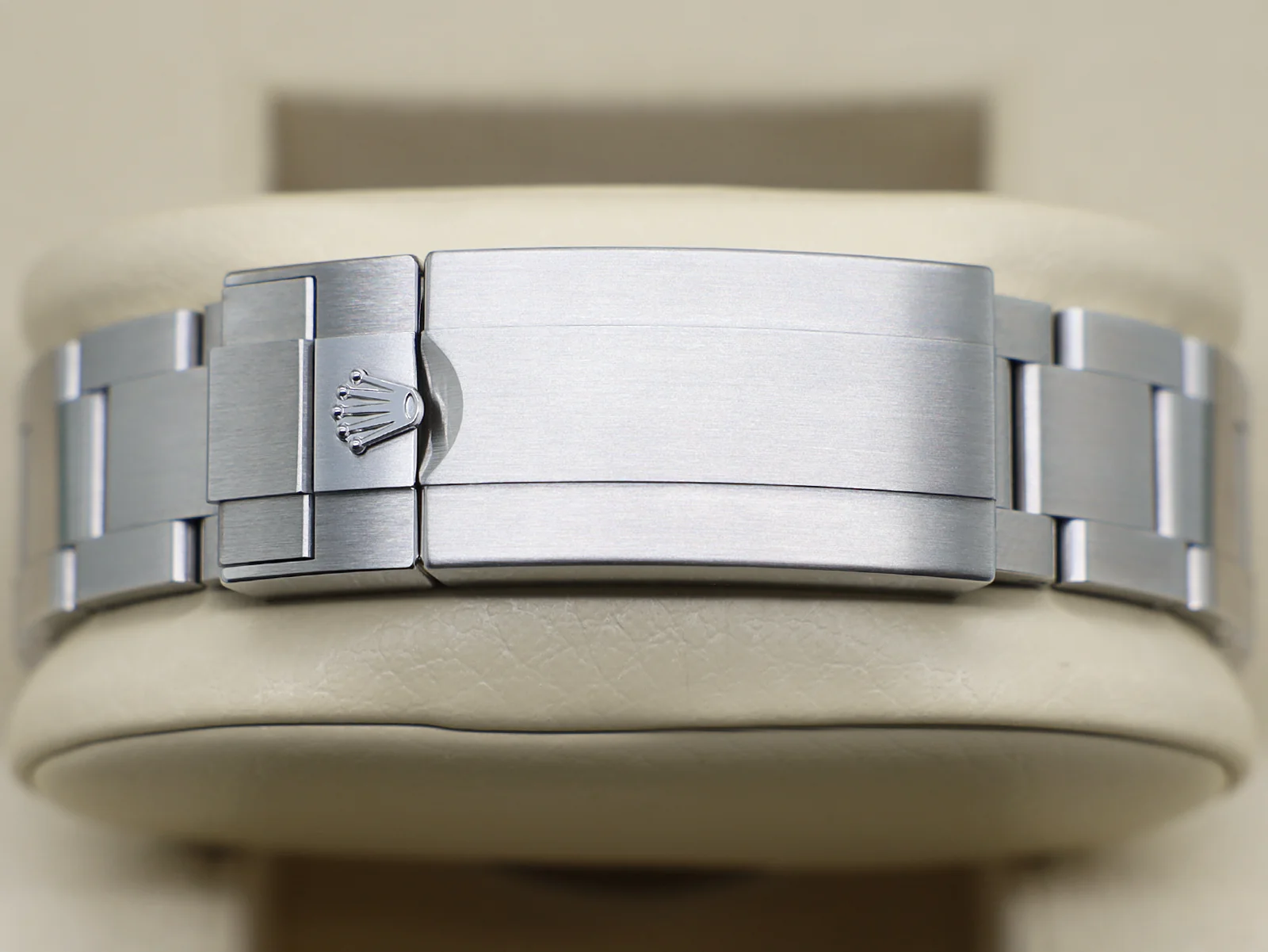 Rolex Submariner screw down crown